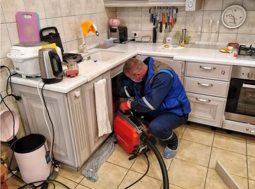 Tuvalet tıkanıklığı açma